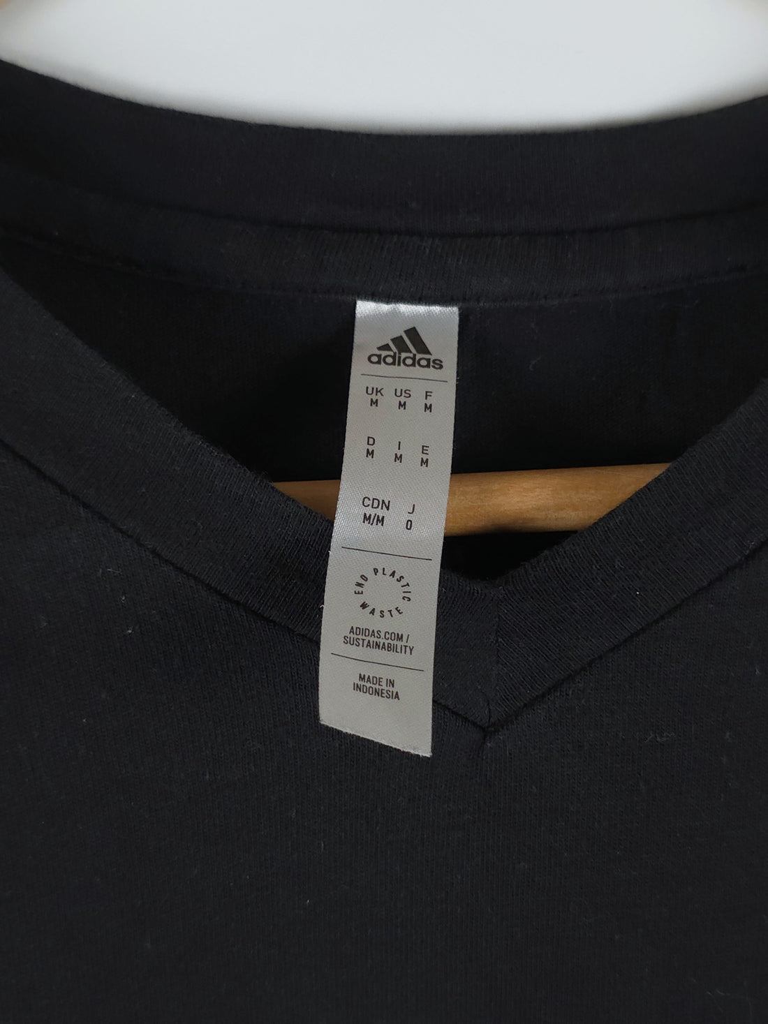 T-shirt adidas