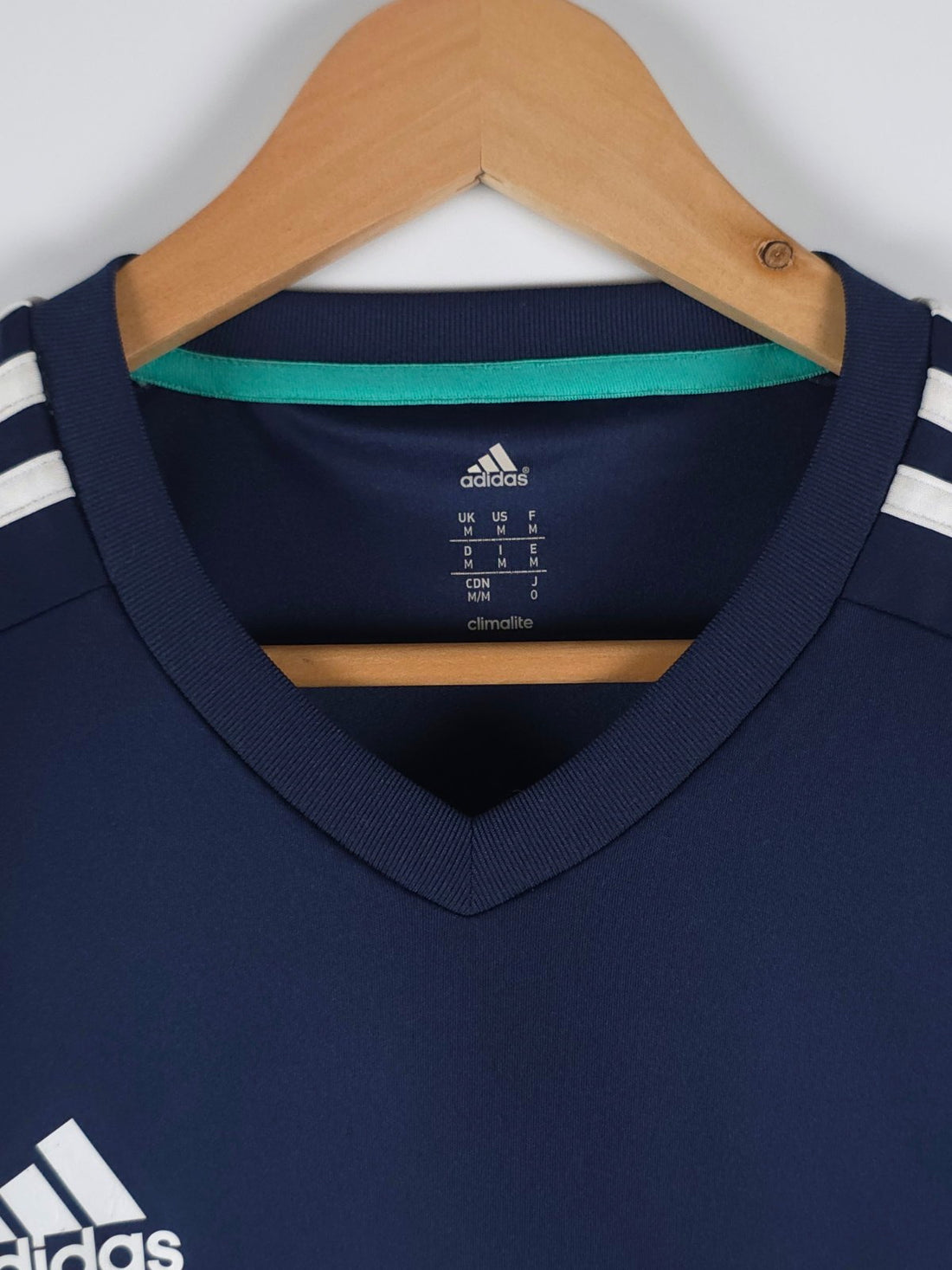 T-shirt adidas