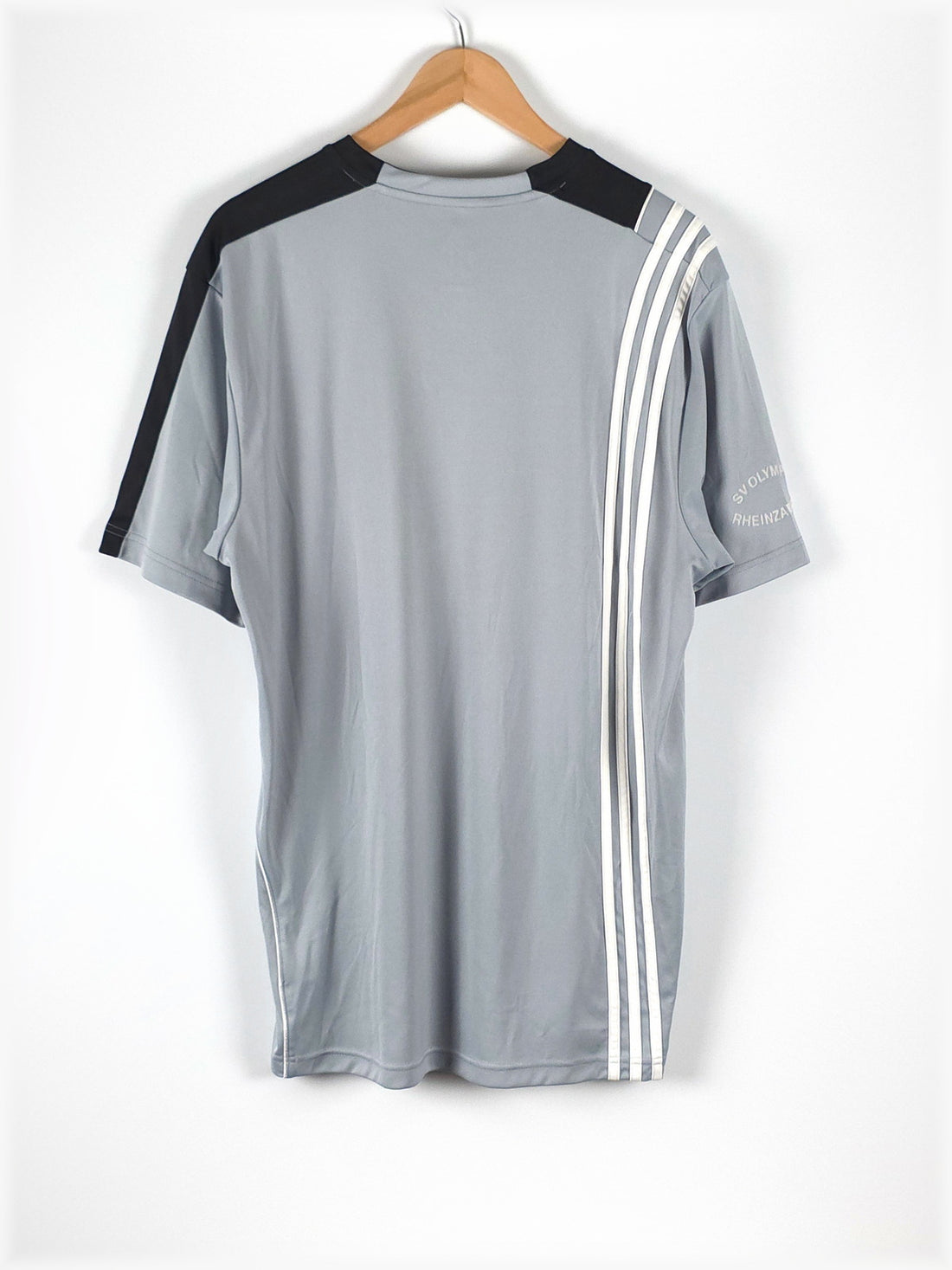 T-shirt sportiva adidas