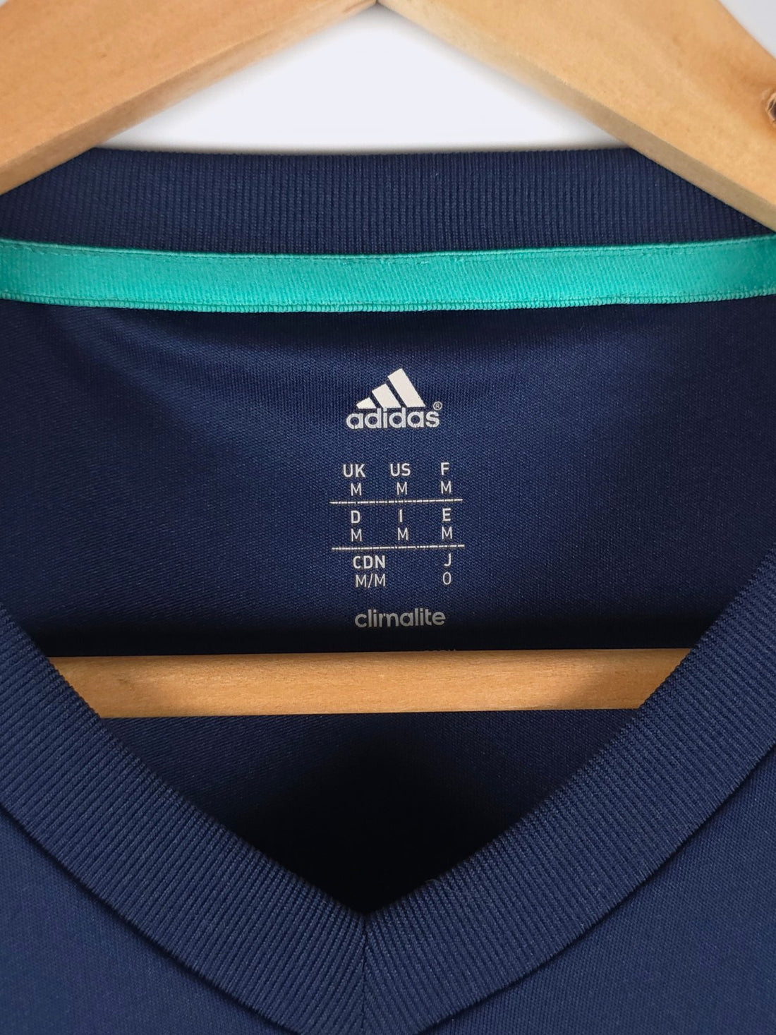 T-shirt adidas